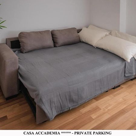Elegante Casa Accademia ***** - Private Parking Apartment Livorno Exterior foto