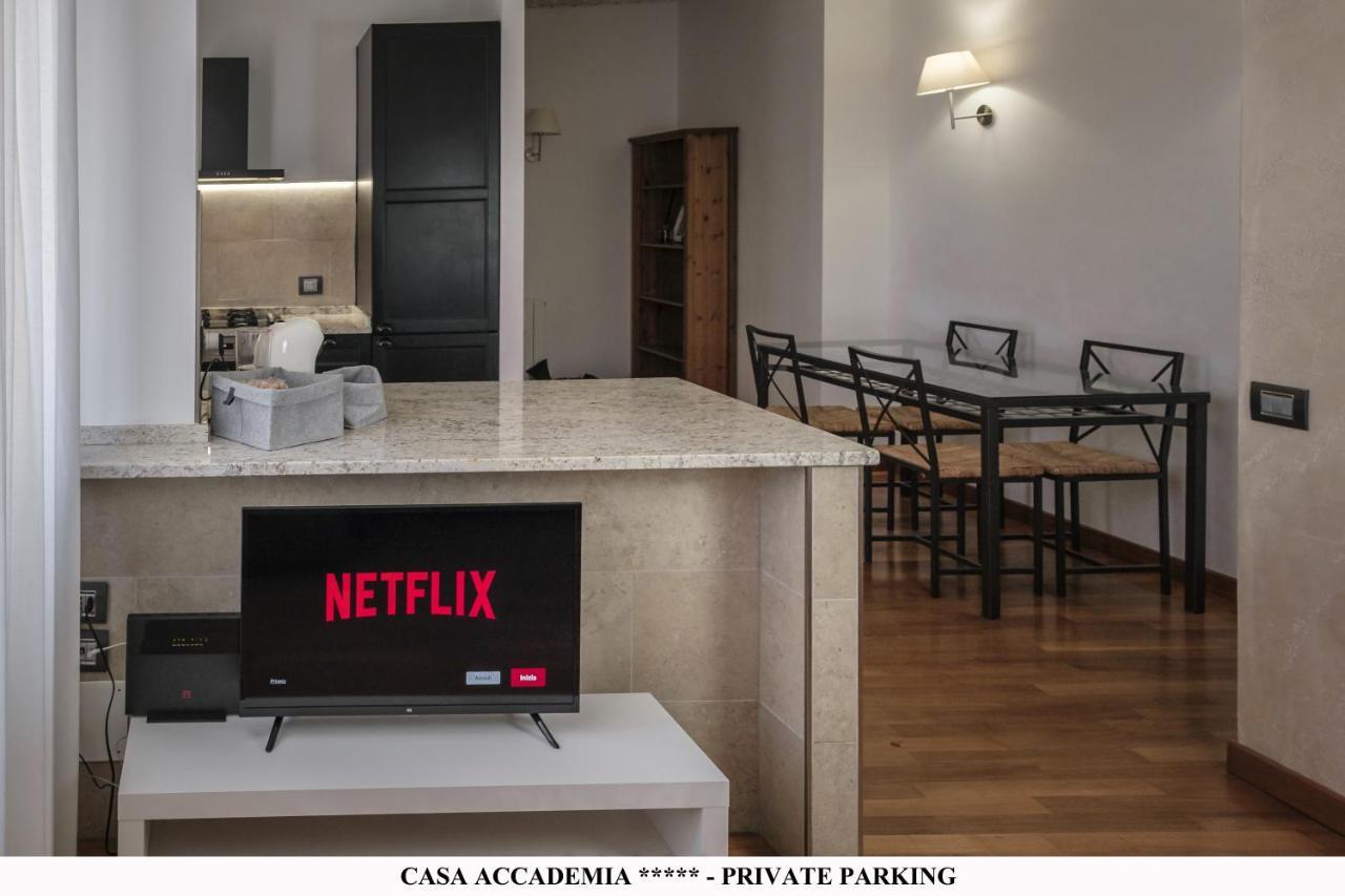 Elegante Casa Accademia ***** - Private Parking Apartment Livorno Exterior foto