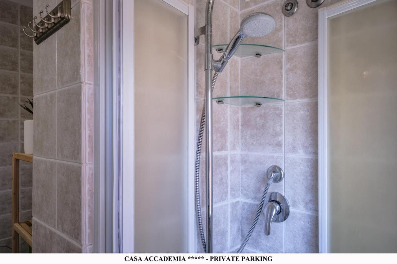 Elegante Casa Accademia ***** - Private Parking Apartment Livorno Exterior foto